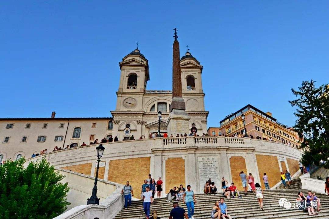 关于罗马强势西班牙,本泽马三分雨点燃全场的信息 关于罗马强势西班牙,本泽马三分雨点燃全场的信息