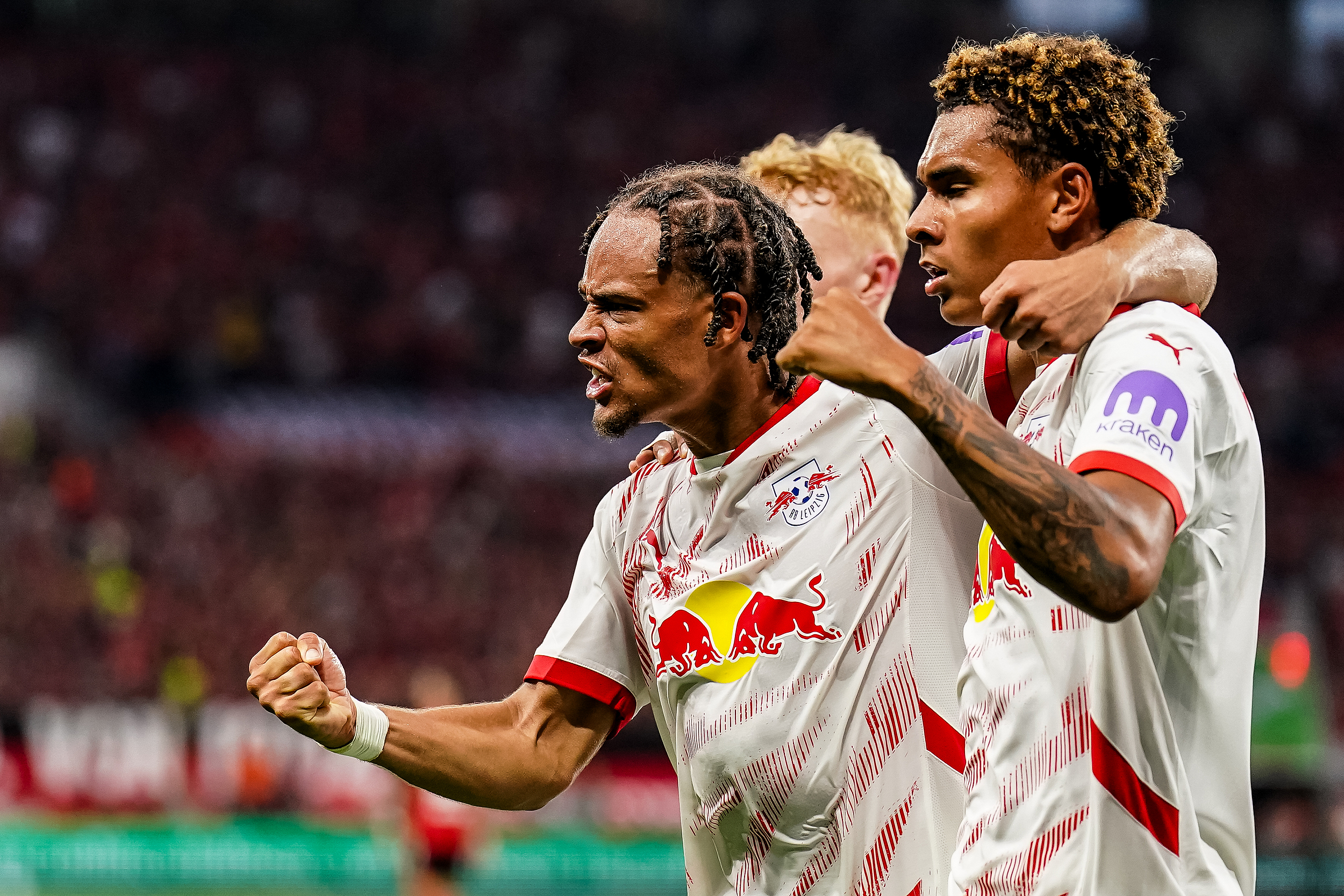 巴萨逆转美国,罗本完成帽子戏法 巴萨逆转美国,罗本完成帽子戏法