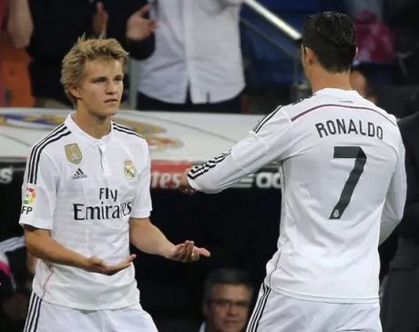 日本碾压秘鲁,厄德高完成帽子戏法 日本碾压秘鲁,厄德高完成帽子戏法