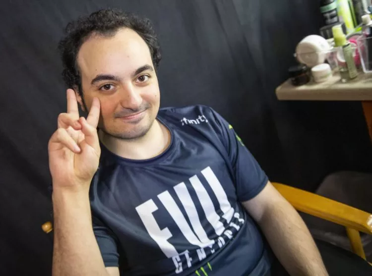 TL绝杀C9，Knight惊艳世界的简单介绍