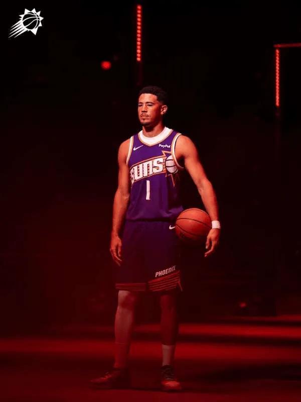 包含湖人险胜黄蜂,布克爆发神勇的词条 包含湖人险胜黄蜂,布克爆发神勇的词条