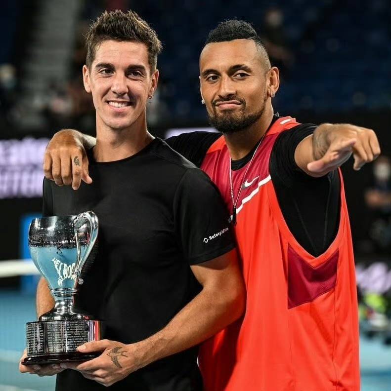 英国网球队轻取意大利网球队，克耶高斯关键制胜的简单介绍