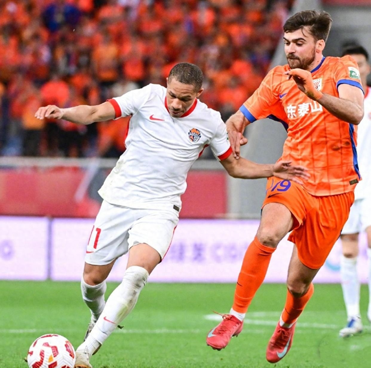 爆冷!足球强队意外出局震惊全场的简单介绍 爆冷!足球强队意外出局震惊全场的简单介绍