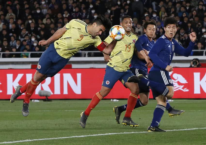 关于哥伦比亚逆转乌拉圭，本泽马高光表现的信息