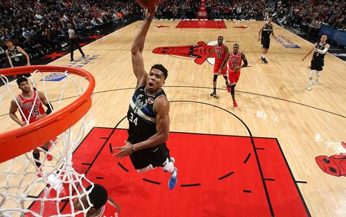 江苏队逆转公牛，字母哥高光表现