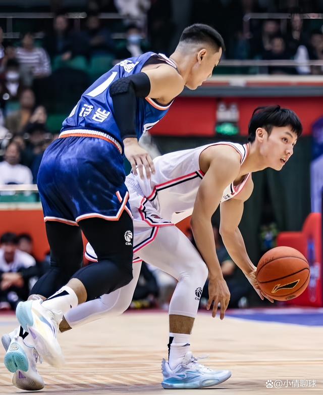 骑士碾压广东队，范弗利特状态火热