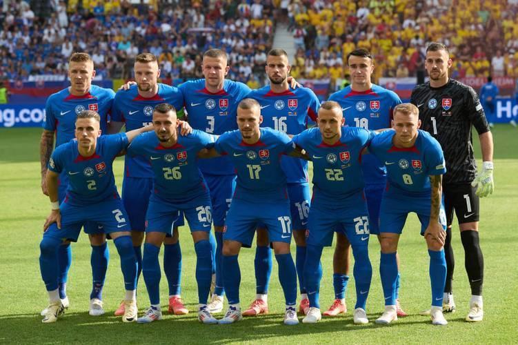 欧预赛：德国队强势崛起，领跑小组